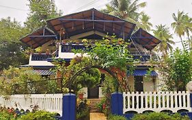 Curlies Blue House